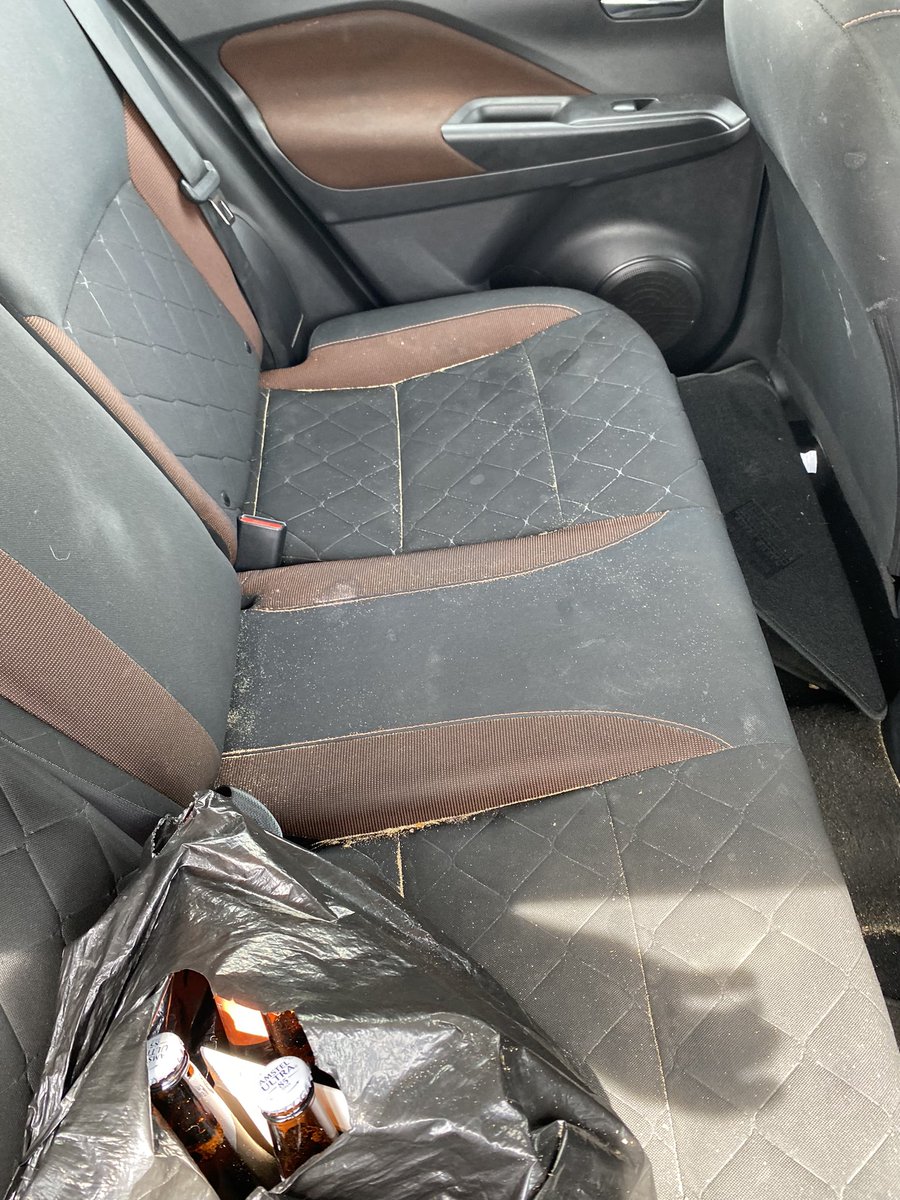 daryo_tejeda's tweet image. @EuropcarCOMMX @EuropclientesMX @AtencionProfeco @Profeco Ayer en la sucursal Aeropuerto Huatulco, me hicieron un cobro por más de 2,000 pesos por “suciedad excesiva” lo cual me parece un abuso.  Fue un viaje familiar (3personas) por la playa 6 días. Anexo fotos.