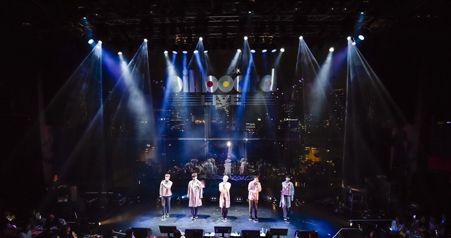 leapeachy's tweet photo. [♥]100% PREMIUM LIVE "WHITE LOVE"
170314　Billboard Live Tokyo
170317　Billboard Live Osaka

#백퍼센트 #100Percent #ペクポ #민우 #록현 #종환 #찬용 #혁진 #ミヌ #ロッキョン #ジョンファン #チャニョン #ヒョクジン #백퍼센트_고맙고_사랑해 https://t.co/WK1VTzOKL2