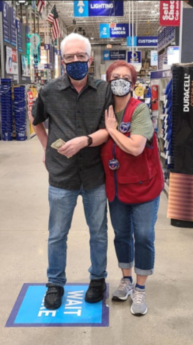 BarbTaylor06's tweet photo. Meet Joe(cashier #lowes1127) and Deb (cashier #lowes415). These two are currently the Top 2 cashiers in #95StrongR7 and are sharing pointers with each other to drive customer loyalty &amp; a lil competition!! #District873 @JoeMcFarland_ @DamonBennettR7 @AudissBryan @JHoffmann2207 https://t.co/sPgrROYKvE