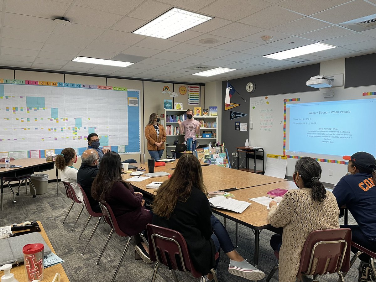 Leaning into our #collectivegteatness as we explore Spanish phonemic awareness by engaging our #limitlesscuriosity. We are committed to #everychild at BCE.
<a href="/SBISD/">Spring Branch ISD</a> <a href="/Buffalo_Creek1/">Buffalo Creek Elem</a> <a href="/LaurenRedden7/">Lauren</a> @AlexLaue1