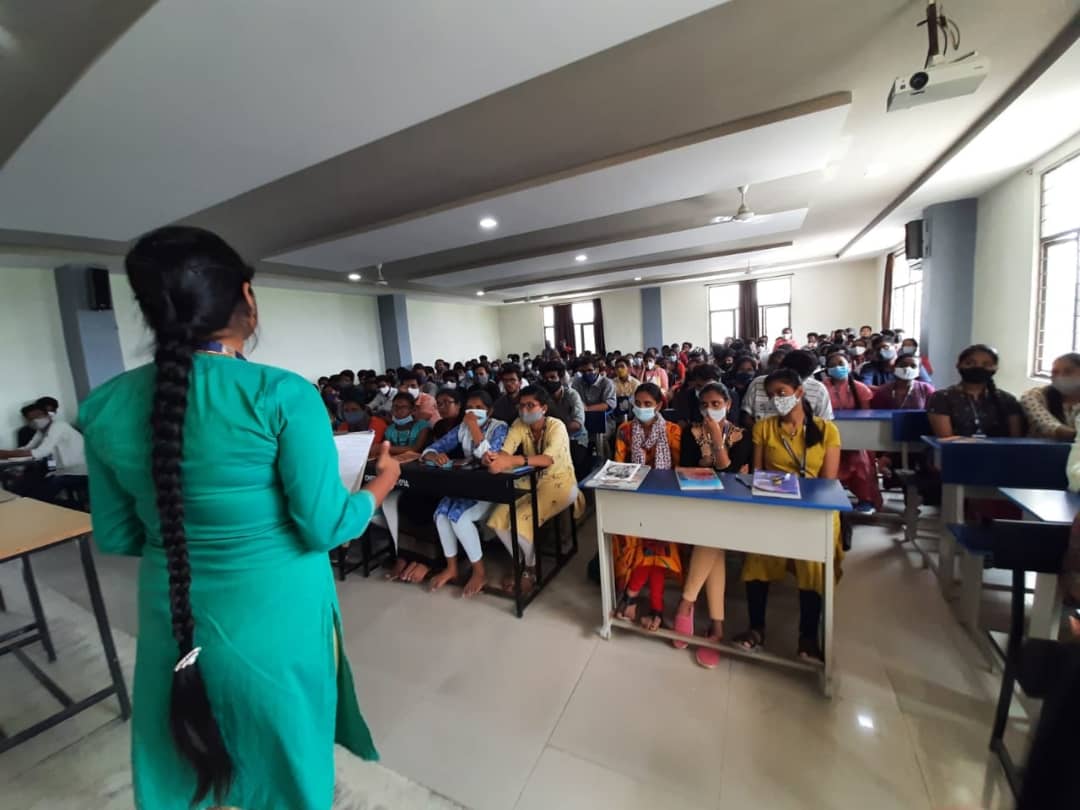 FssugGlug's tweet photo. Day-1 session on Linux Administrator along with installation which was held on 7th of October by FSSUG Glug.
@swechafsm https://t.co/Edr3C5qF7Y