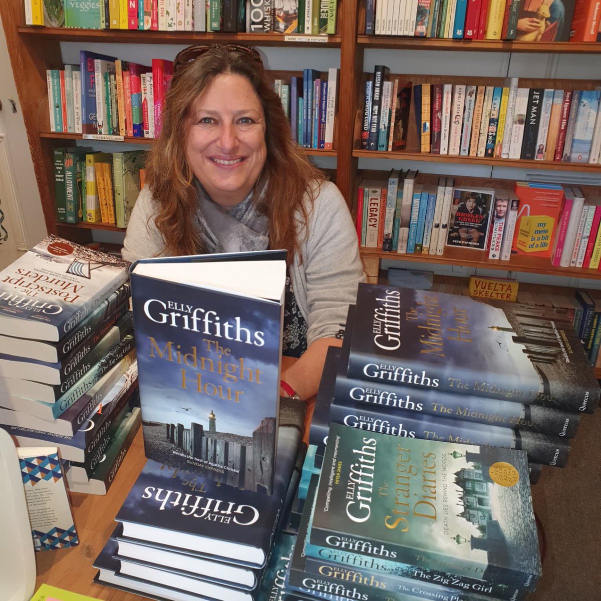 I’m teaching @westdeancollege on #BookshopDay tomorrow so I popped into the lovely @steyningbooks today to sign some books 😊