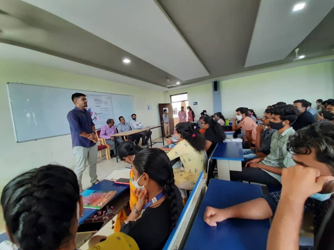 FssugGlug's tweet photo. Day-1 session on Linux Administrator along with installation which was held on 7th of October by FSSUG Glug.
@swechafsm https://t.co/Edr3C5qF7Y
