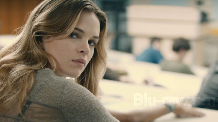 comfrtdanielle's tweet photo. danielle panabaker as shae 🥀 (movie: girls against boys) @dpanabaker https://t.co/LvuKbYynSt