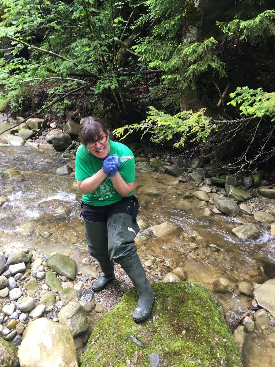 It's #BiologyWeek #IamABiologist I work on/in #freshwater #ecosystems to understand #biodiversity patterns and the changes caused by man-made pressure 🐟🪲🦟🌱🌊#eDNA #macrophytes #macroinvertebrates @RoyalSocBio @EawagResearch @UZH_en