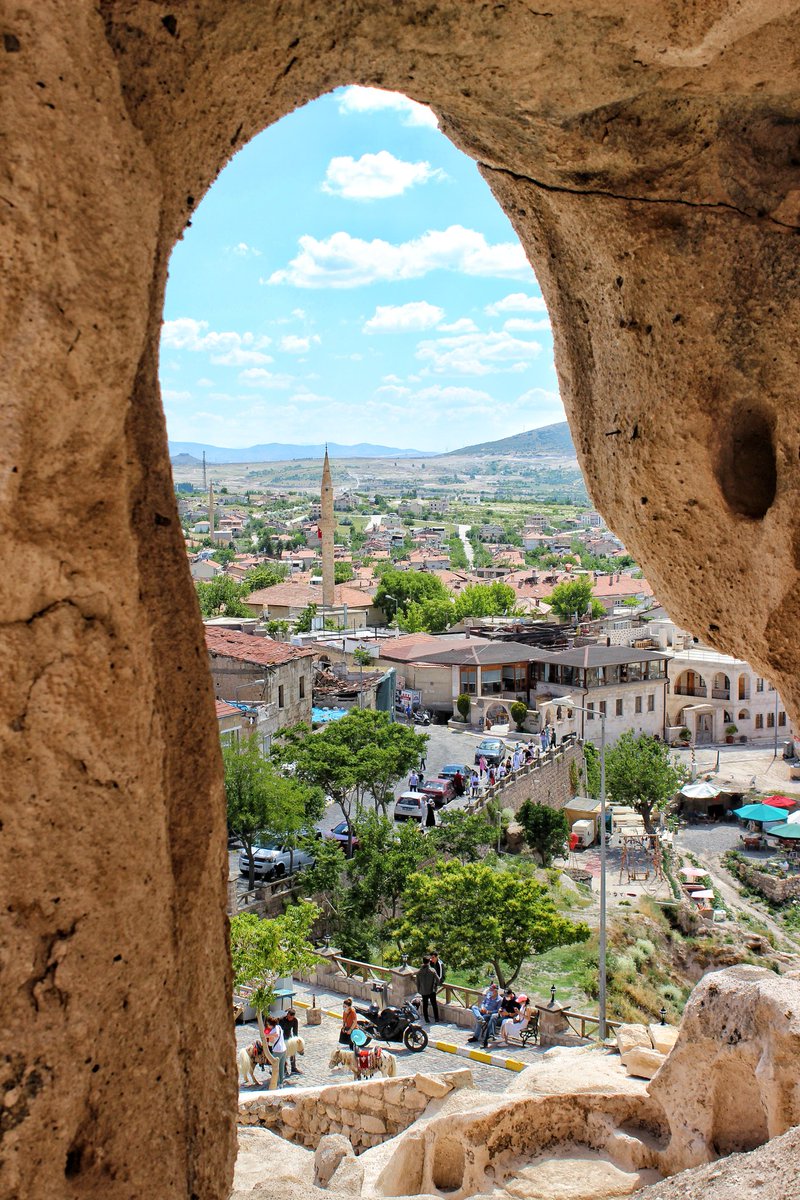bylimousine's tweet photo. Sometimes you have to look at life from a different perspective. For example, to the unique beauty of Cappadocia. 😉🇹🇷 🤗
#türkiye #turkey #nevşehir #kapadokya #cappadocia #peribacaları #uçhisar #trip #travel #tourism #seyahat #photography #photo #like #instagood #instalike #tbt https://t.co/dxpG1YWNrG