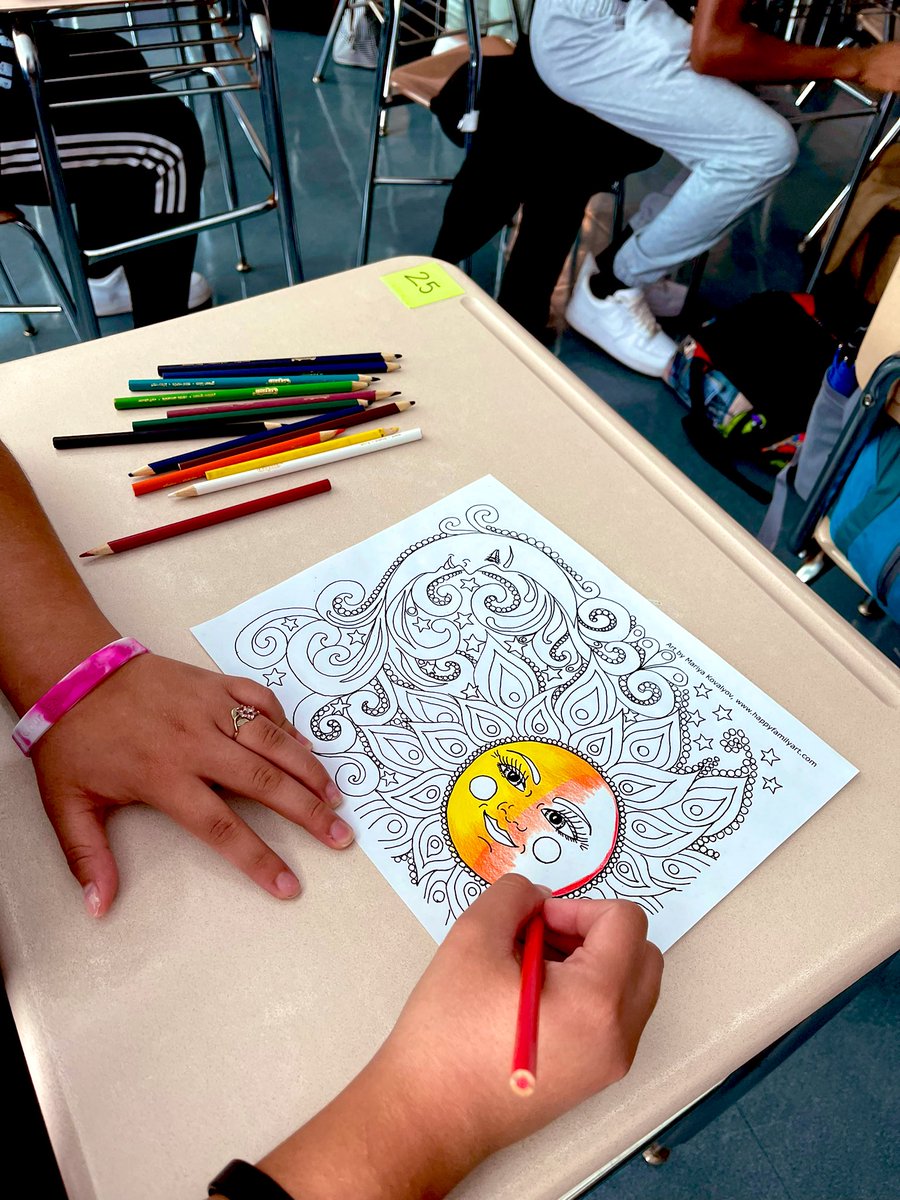 mrslennonart's tweet photo. We have been working so hard learning new software that today I issued our first Screen Break 💻🧘🏼‍♀️ #ScreenBreaks allow for better focus, eases anxiety, increases happiness, &amp; allows you to connect more with the people in your life. #ZenColoring https://t.co/x4qtZA3tnc