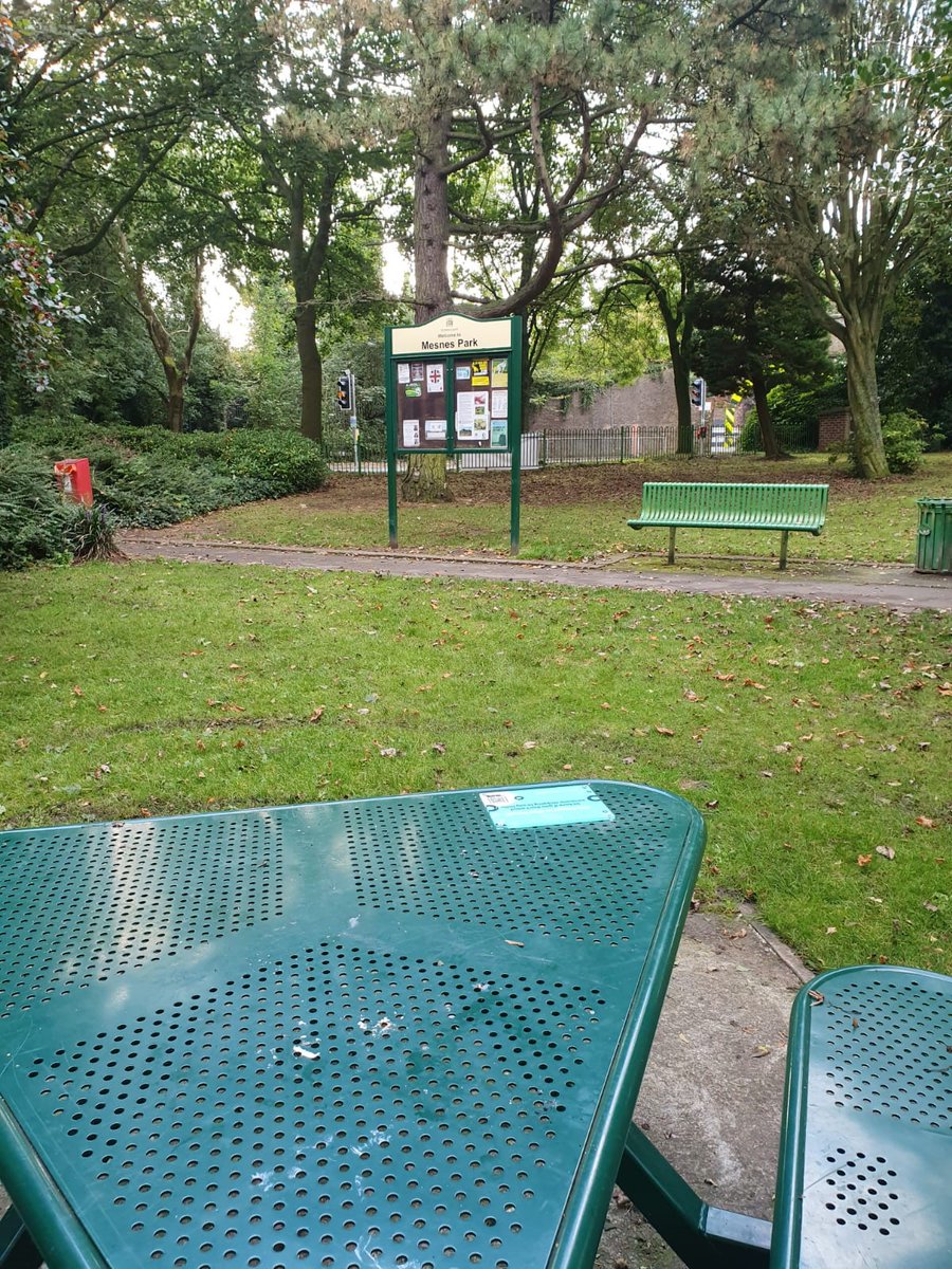 This 'Happy to Chat' bench is located in Mesnes Park.🌳
Getting outdoors in nature and connecting with other people is very beneficial to your mental health. So take the opportunity to take a seat and have a chat with others.🗨💚
sthelenswellbeing.org.uk/services/menta…