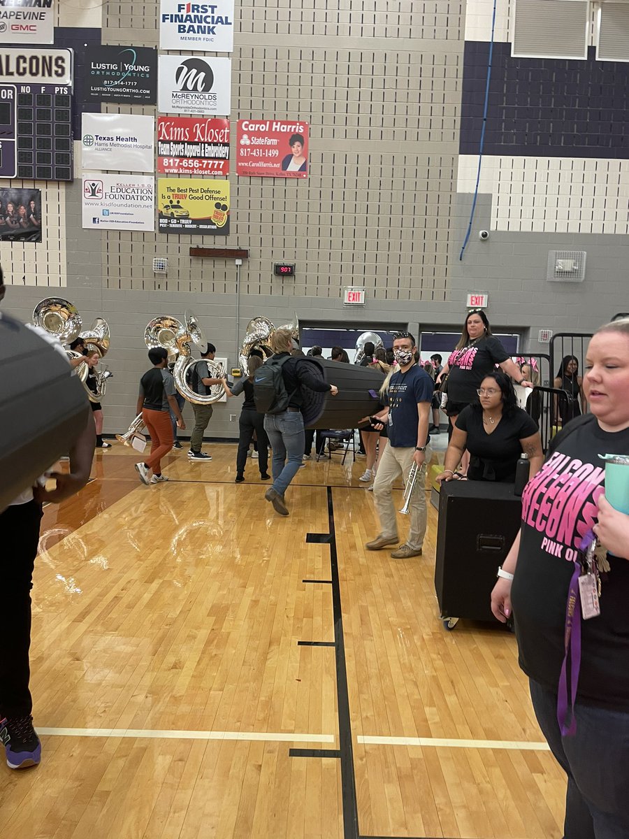 TC_Cheer_'s tweet photo. We have the best football team in the state! Thank you for the treats today and thank you for your help moving mats after the pep rally!!!! @TCHSFootball rocks! #beatbyron #pinkout https://t.co/6AjNa7ReXz