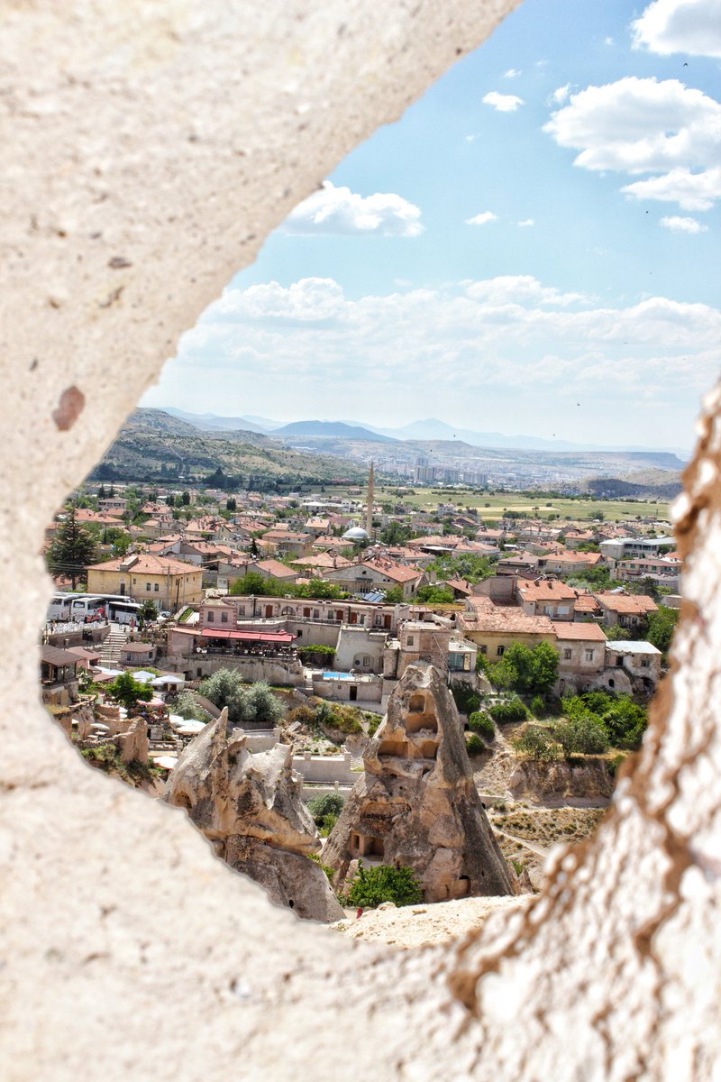 bylimousine's tweet photo. Sometimes you have to look at life from a different perspective. For example, to the unique beauty of Cappadocia. 😉🇹🇷 🤗
#türkiye #turkey #nevşehir #kapadokya #cappadocia #peribacaları #uçhisar #trip #travel #tourism #seyahat #photography #photo #like #instagood #instalike #tbt https://t.co/dxpG1YWNrG