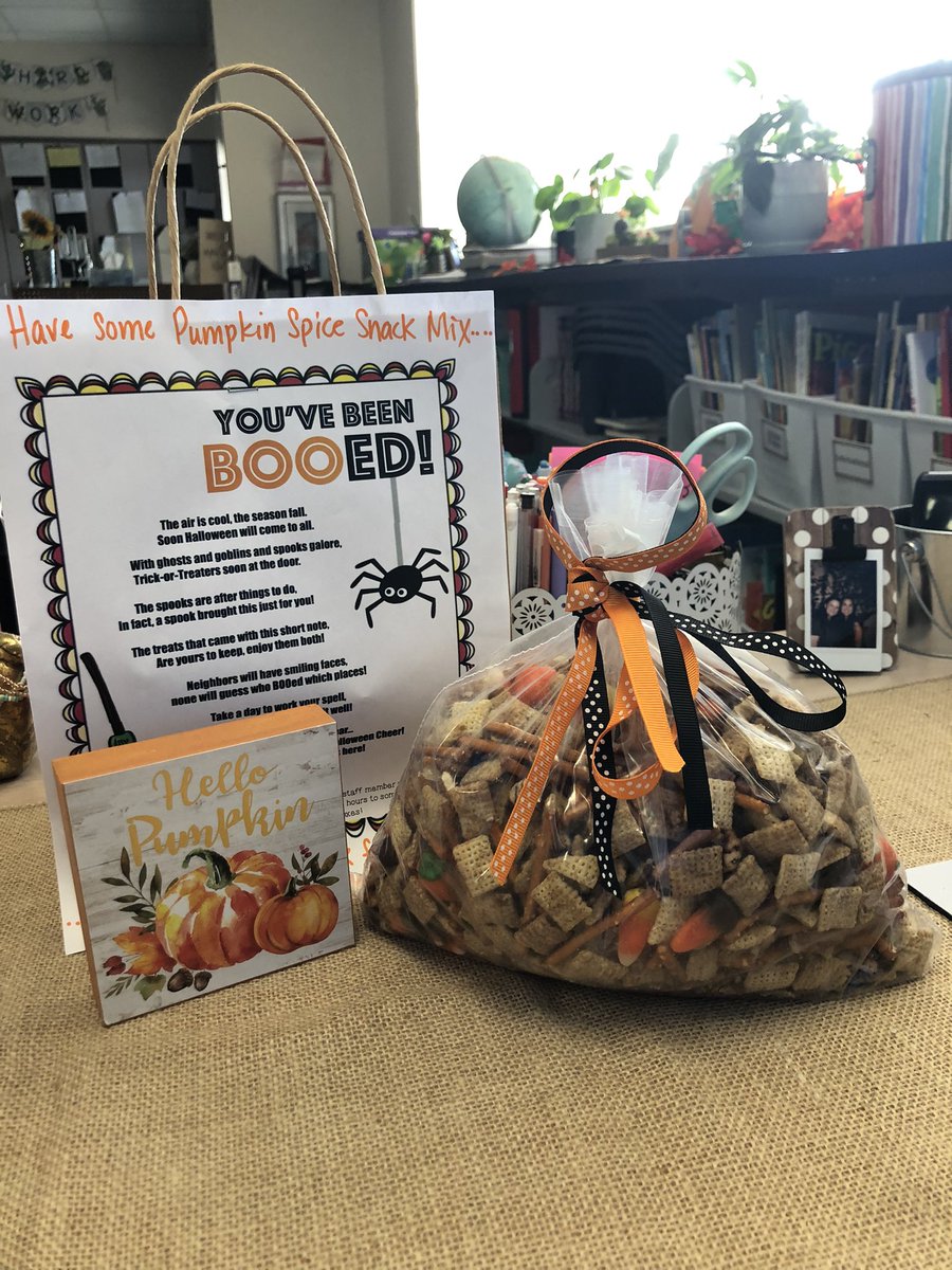 Ms_C_Rodriguez's tweet photo. I’ve been BOO’ed by the best reading coach around! 🎃🧡 thank you @JenniferNashagh https://t.co/TUv38nlJy6