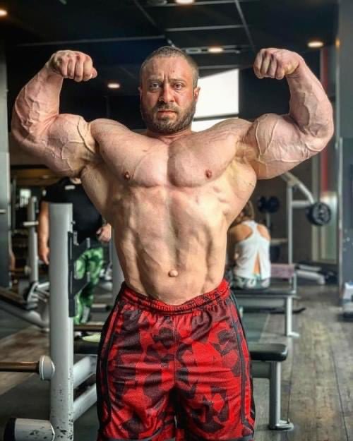 сдутые бодибилдеры. качки сейчас. качок 90 кг. джей катлер. маркус рул бодибилдер.