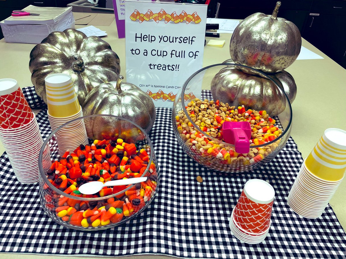 VaccaroNelly's tweet photo. Thank you Mrs.Smith for the sweet Friday pick me up! @shannonannsmith @ShaferTweets https://t.co/DV01xHY6Gx