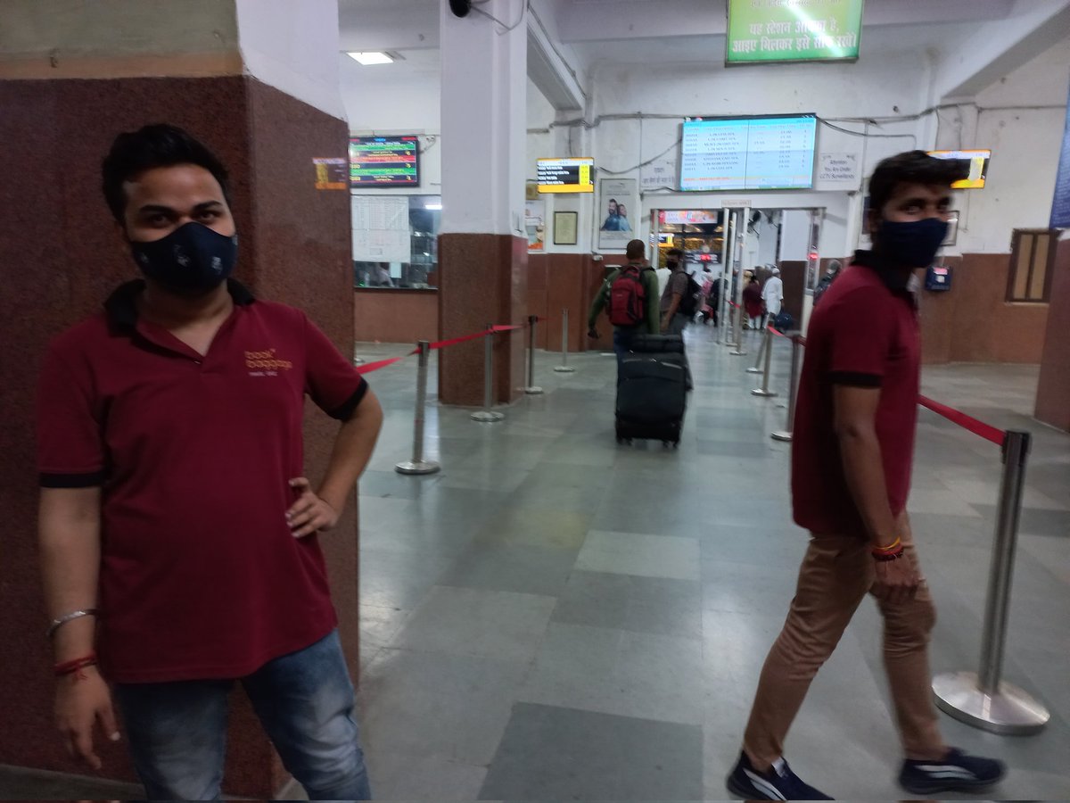 ashishgupta28's tweet photo. All these people https://t.co/iwfqzVMb65