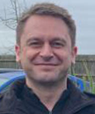 RoamingRoyston's tweet photo. PC Andrew Hoey, of Warwickshire Police, prevented a man from attacking the public with a huge Samurai sword. He has now been nominated for the National #PoliceBravery Awards https://t.co/TqQUZyR2I9 https://t.co/GDi9PNo1gi
