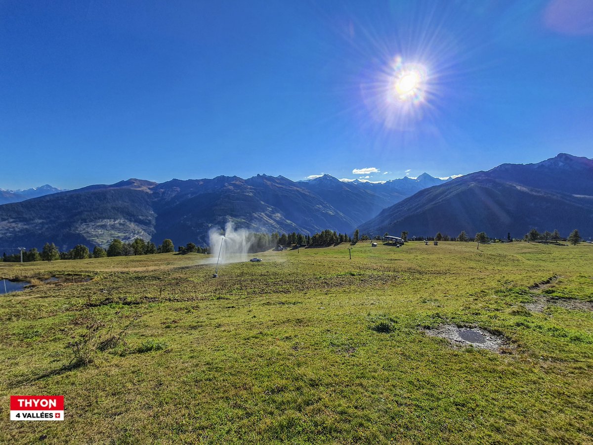 thyon4vallees's tweet photo. Premiers tests des canons 😀
#thyon #thyon2000 #thyon4vallees #thyonregion #myvaldherens #valaisgravedansmoncoeur https://t.co/Q144mMIykK