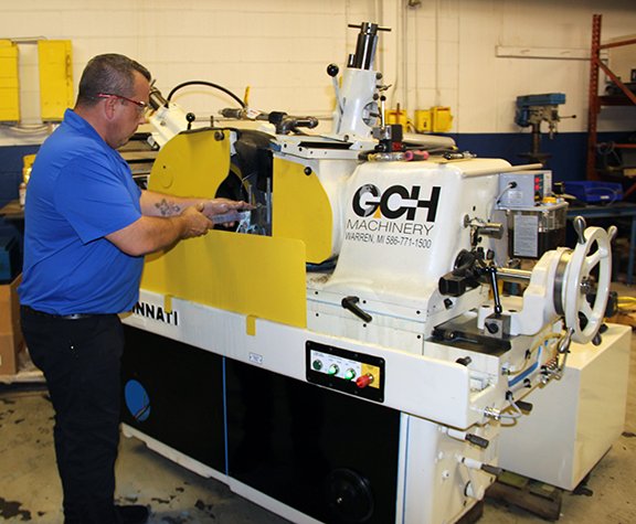GCHMachinery's tweet image. Test grinding of plastic rods before this newly remanufactured #2OM grinder ships. When it's time to upgrade a centerless grinder, GCH Machinery is the name that comes to the minds of the most well-respected manufacturers.  Contact us to learn more. bit.ly/30akwH1