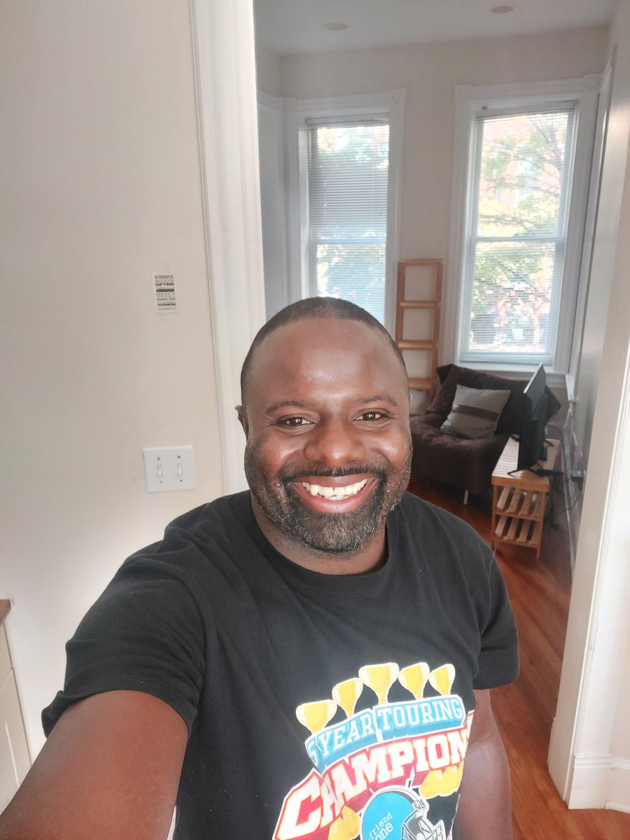 JosephTheyThem's tweet photo. Good Mornaaaaaaaaan Friday! So thankful to have made it to the end of another week! #Week2Day1 of #SoberOctober https://t.co/gZjcow1l5r