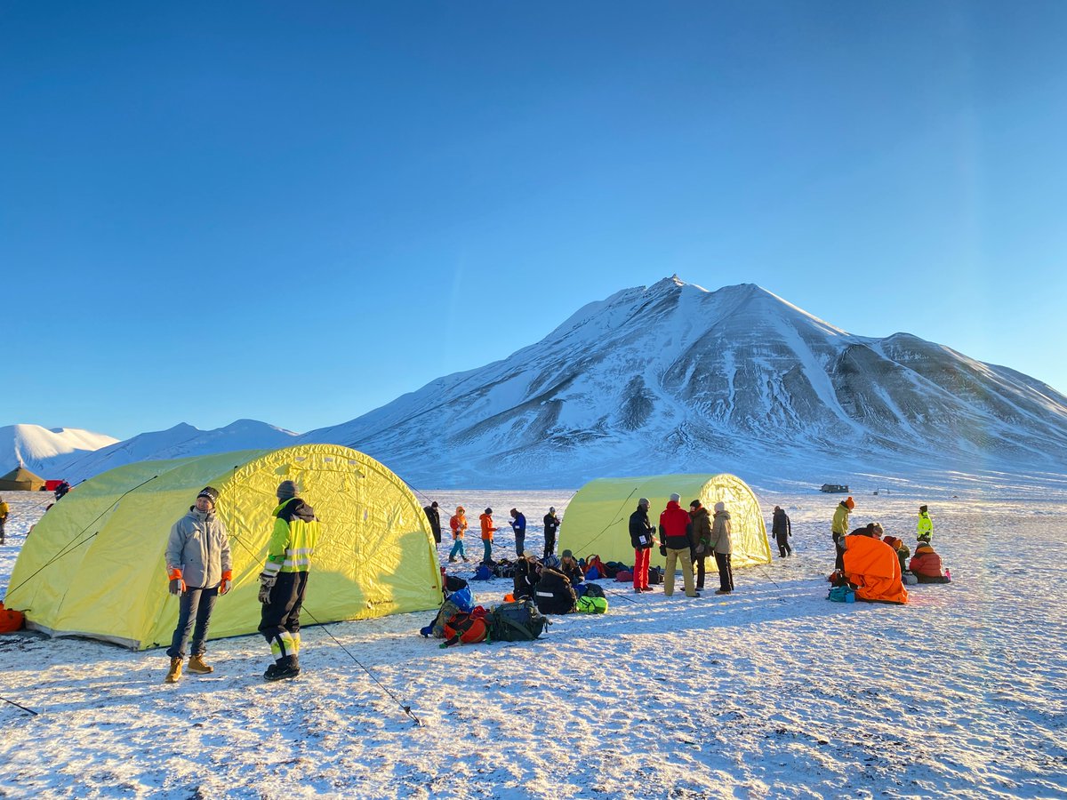 EU4Space's tweet photo. The Arctic Mass Rescue Operation exercise #AMRO🇳🇴 2021 is wrapping up.
The unique 🛰@SARGalileo Return Link Service, with a response time of 2'20, helped save ≈200 AMRO exercise participants in the #Arctic.
Congratulations to all the teams involved👏!
#Svalbard #SAR #EUspace https://t.co/5sQyJTBdPq