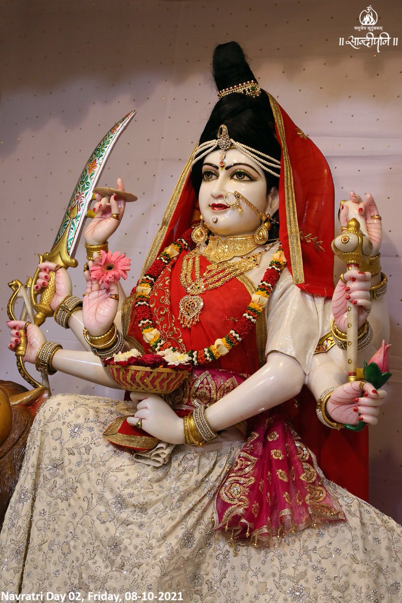 ShriHariMandir's tweet photo. ॐ शिवप्राप्तिहेतुकठोरतपकारिण्यै अपर्णायै मनोवाञ्छितफलदायिन्यै भगवत्यै श्रीकरुणामयिमात्रे नमः ।
#Day_02
#Navaratri_2021
#DevisringarDarshan
#Aparnaa
#NavaratriSringar
#ShriHariMandir
#PujyaBhaishri
@PPBhaishri @sandipanipbr https://t.co/DkEVdH8QYS