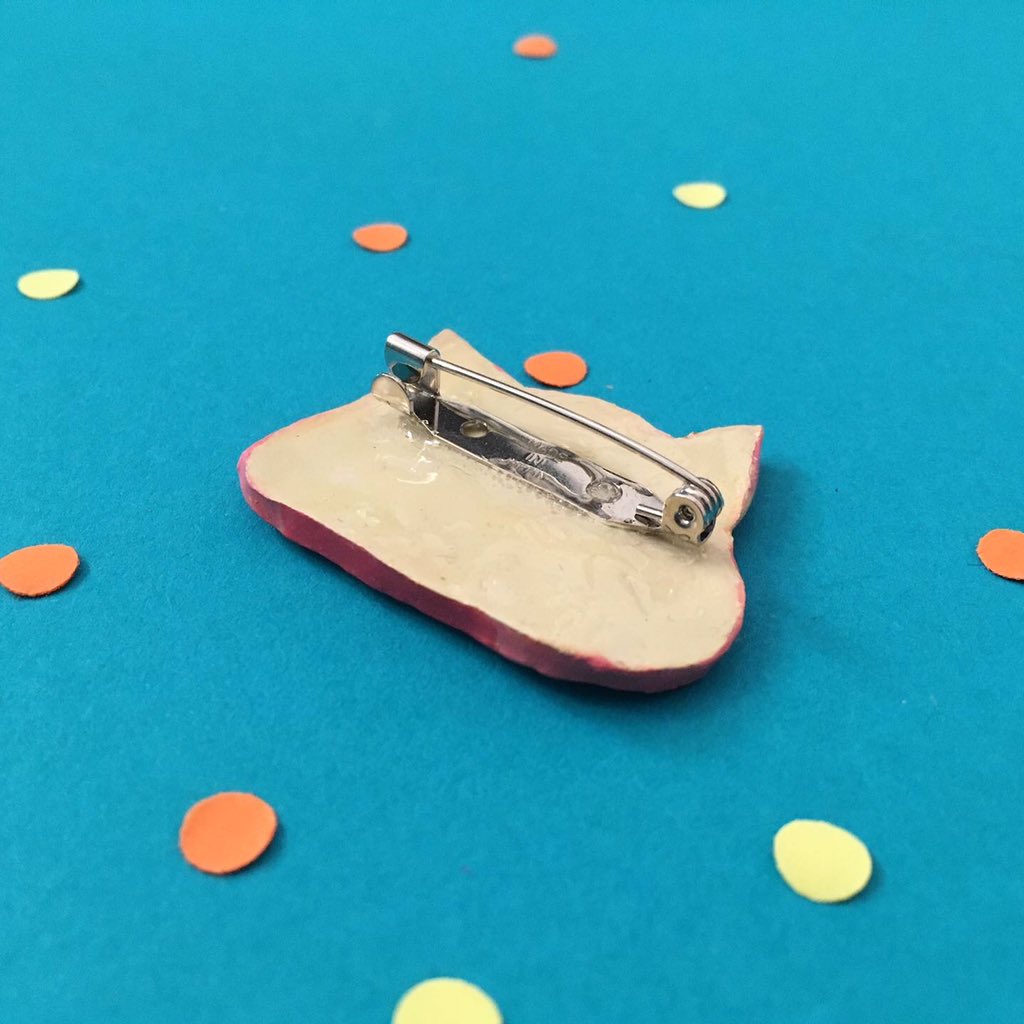 BelaUnclecat's tweet photo. I'm doing a giveaway of a zine and a badge in instagram! https://t.co/hh3qVXl1af https://t.co/tXhr5W4wi7