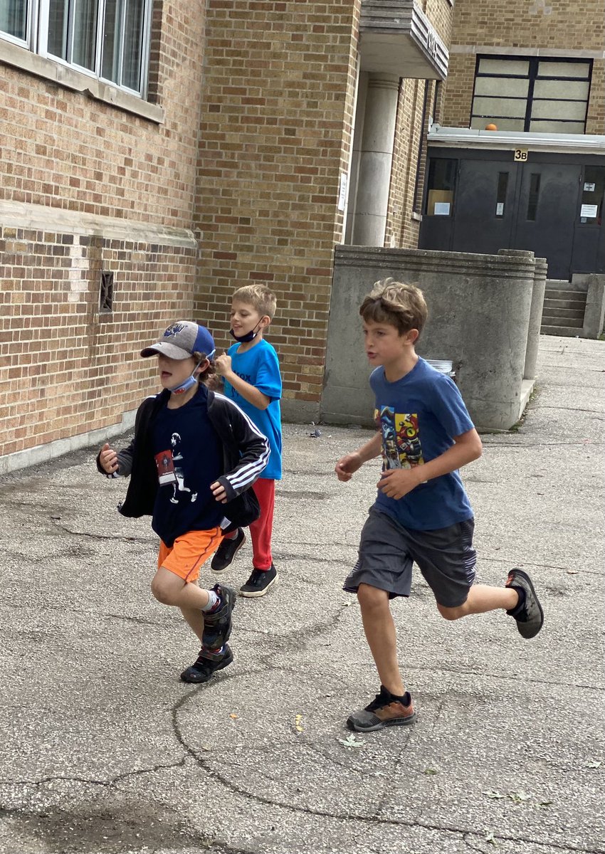 MrsJPearl's tweet photo. @TDSB_ArmourHts some highlights from yesterday’s Terry Fox run/walk https://t.co/44tdFl8J3R