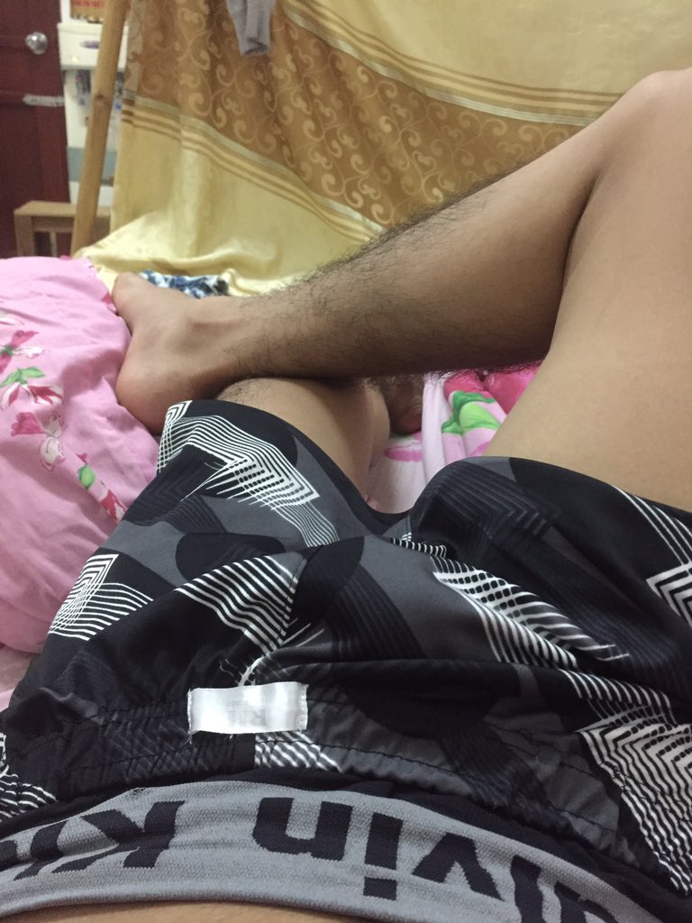 ນອນບໍ່ຫລັບ😞😞