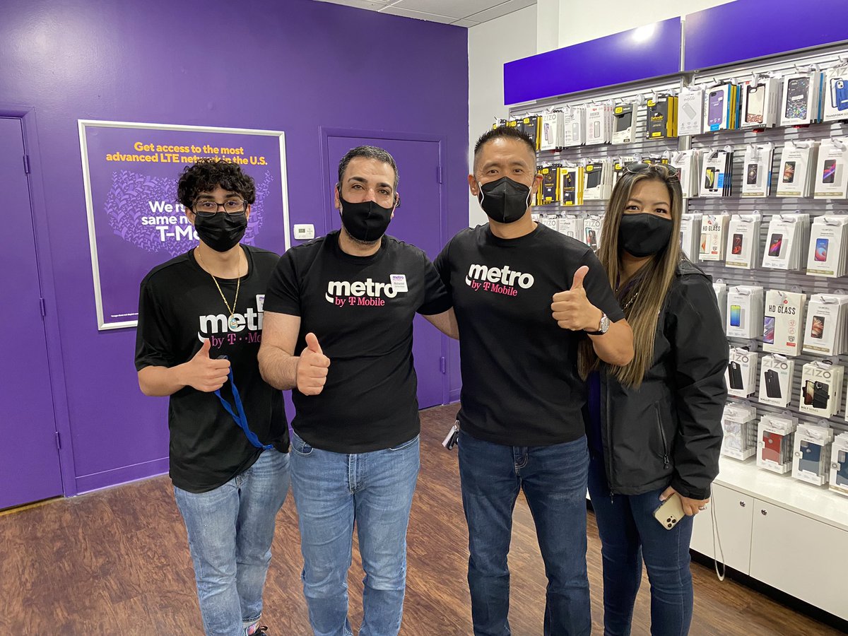 JamesLeeWW's tweet image. Mohamed is a phenomenal partner of @TMobile He takes great pride in the #InteractionModel and delivers #MemorableMoments to each customer. Seen his transformation from a multi-carrier, to a T-Mobile Simply Prepaid, to @MetroByTMobile #HeWontStop #WeWontStop