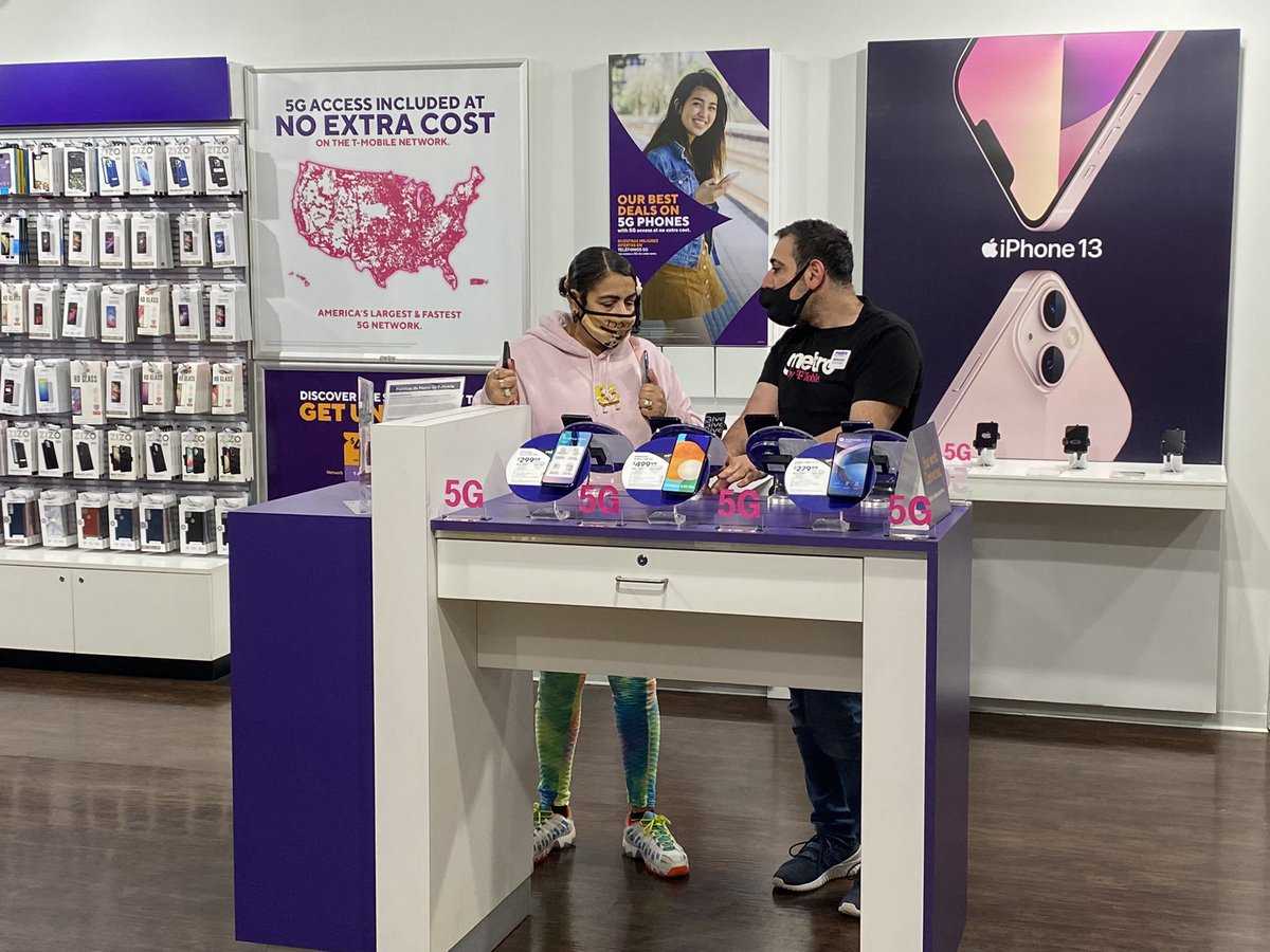 JamesLeeWW's tweet image. Mohamed is a phenomenal partner of @TMobile He takes great pride in the #InteractionModel and delivers #MemorableMoments to each customer. Seen his transformation from a multi-carrier, to a T-Mobile Simply Prepaid, to @MetroByTMobile #HeWontStop #WeWontStop