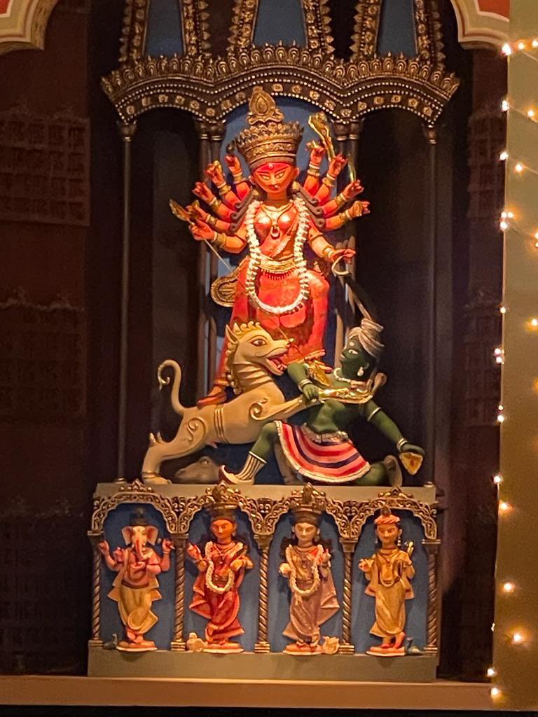 RupanjanaDutta's tweet photo. Roopam dehi jayam dehi yasho dehi dwisho jahi!
#missingkolkata #DurgaPuja2021 https://t.co/P5VpSBkaxk