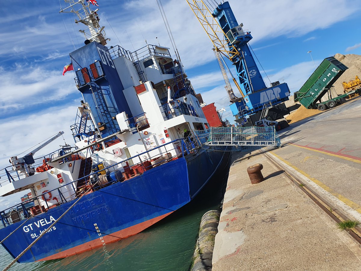 We loaded our first #Malting #Barley vessel out of Southampton this week. 3,400T of Planet Malting Barley destined for Belgium. Thank you to all the farmers and hauliers who helped to make it go smoothly! Our Malting Barley is in high demand from Europe. #Growth #FarmingUK