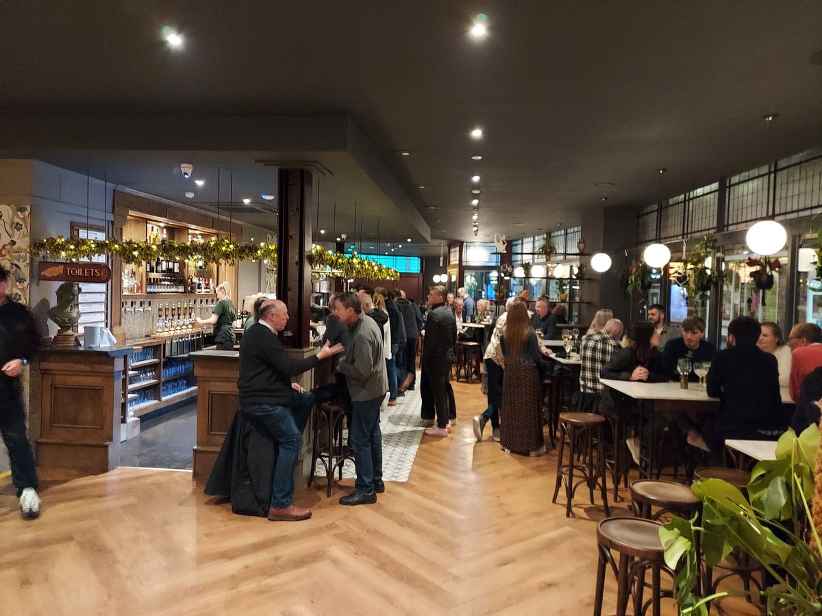 fountainparkgr1's tweet photo. We've now been open a week and what a great week it has been. A big thank you to everyone for your help and support in making it a success. We still have lots yet to come, with our food menu and cocktail menu, keep following us for updates. See u tonight for a celebratory drink. https://t.co/C0ndcZ3tFY