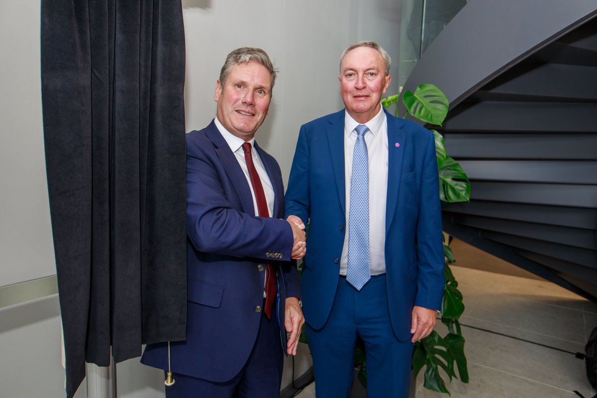 PaddyLillisGS's tweet photo. Delighted to welcome @Keir_Starmer to the opening of our new Head Office. Today is a proud moment in our Union’s history and from our new home we stand alongside Labour, ready to fight for a new deal for workers. https://t.co/vEwsRKy0Yf