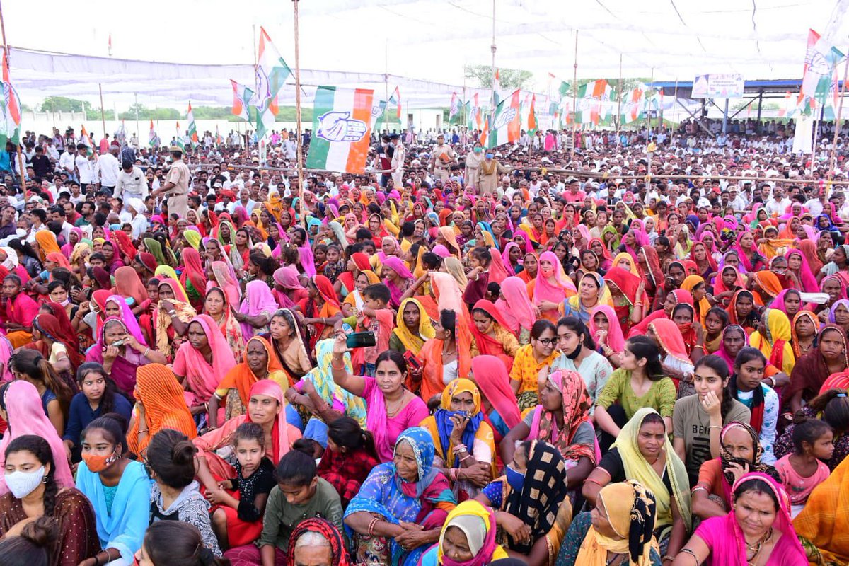 GovindDotasra's tweet photo. प्रदेश में आगामी विधानसभा उपचुनाव को लेकर आज वल्लभनगर से कांग्रेस प्रत्याशी प्रीति शक्तावत जी व धरियावद से कांग्रेस प्रत्याशी नगराज मीणा जी के समर्थन में विशाल जनसभा की। जनता से मेरी अपील है कांग्रेस सरकार की कल्याणकारी योजनाओं को ध्यान रखकर कांग्रेस को समर्थन दें और विजयी बनाएं। https://t.co/z7UUvyHgVI