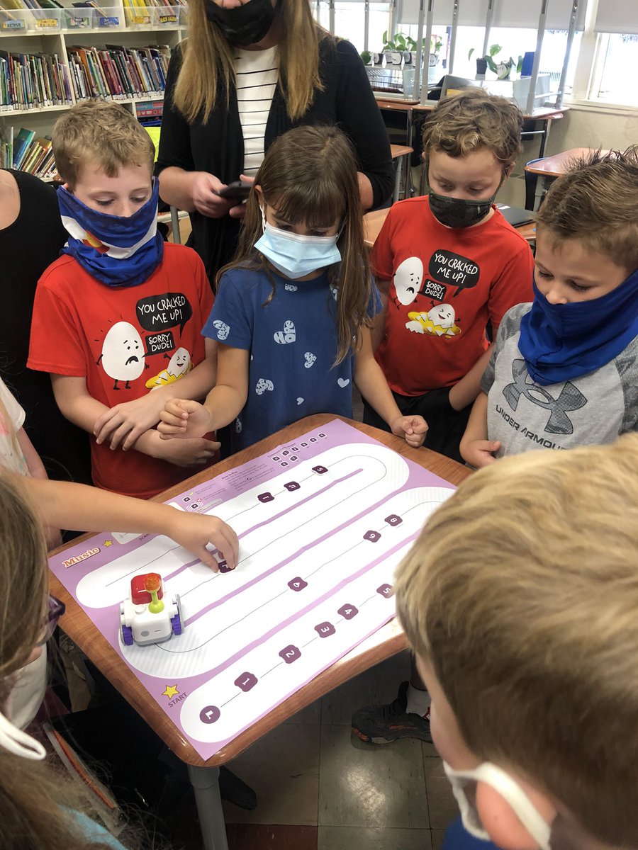M_Thomasson7's tweet image. I got to host a Botzees school party! My 3rd graders really enjoyed learning some of the basic coding activities and had a blast being able to share what we were learning with the 1st graders! @Tryazon @officialbotzees #playwithbotzees #botzeesmini #Screenfreecoding #tryazon
