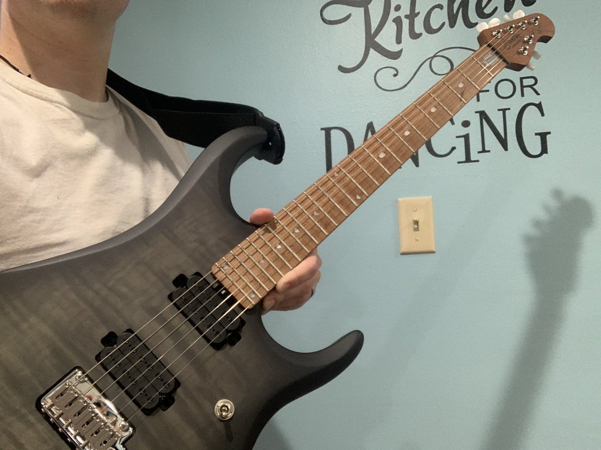 DammitDan87's tweet photo. @musiciswin question: if you only have a half hour or so to practice and work on a piece, how should you efficiently spend your time? 
Right now it’s:
•Stretch - 2 min
•Left hand practice - 5min
•Right hand practice - 5 min
•Pitch practice - 3min
•Piece practice - 15 min https://t.co/BBwzgua6gR