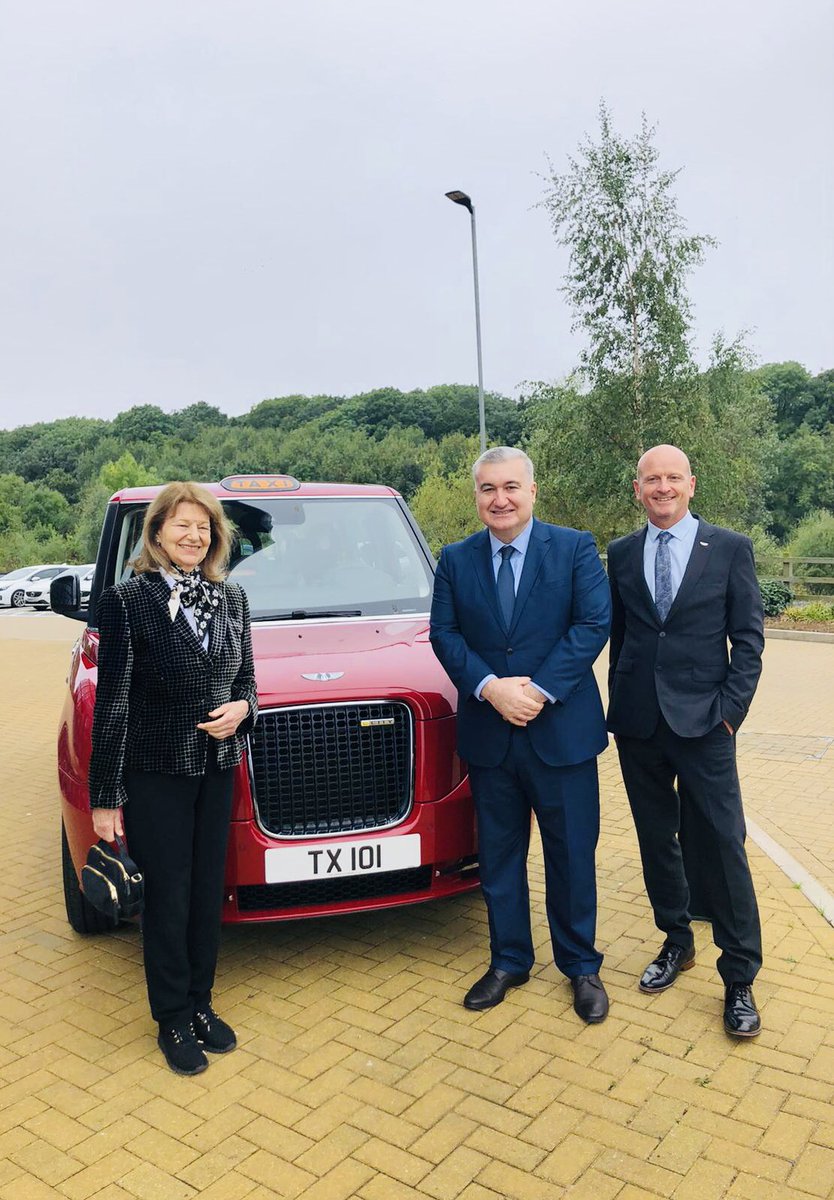 AzerbaijaninUK's tweet photo. Today Ambassador @ElinSuleymanov visited #London Electric Vehicle Company's @LondonEVCompany Head Office in #Coventry city together with #UK 🇬🇧 Prime Minister's Trade Envoy on #Azerbaijan 🇦🇿 @Baroness_Nichol #GreenEnergy #COP26 https://t.co/ZUlD91WzIx