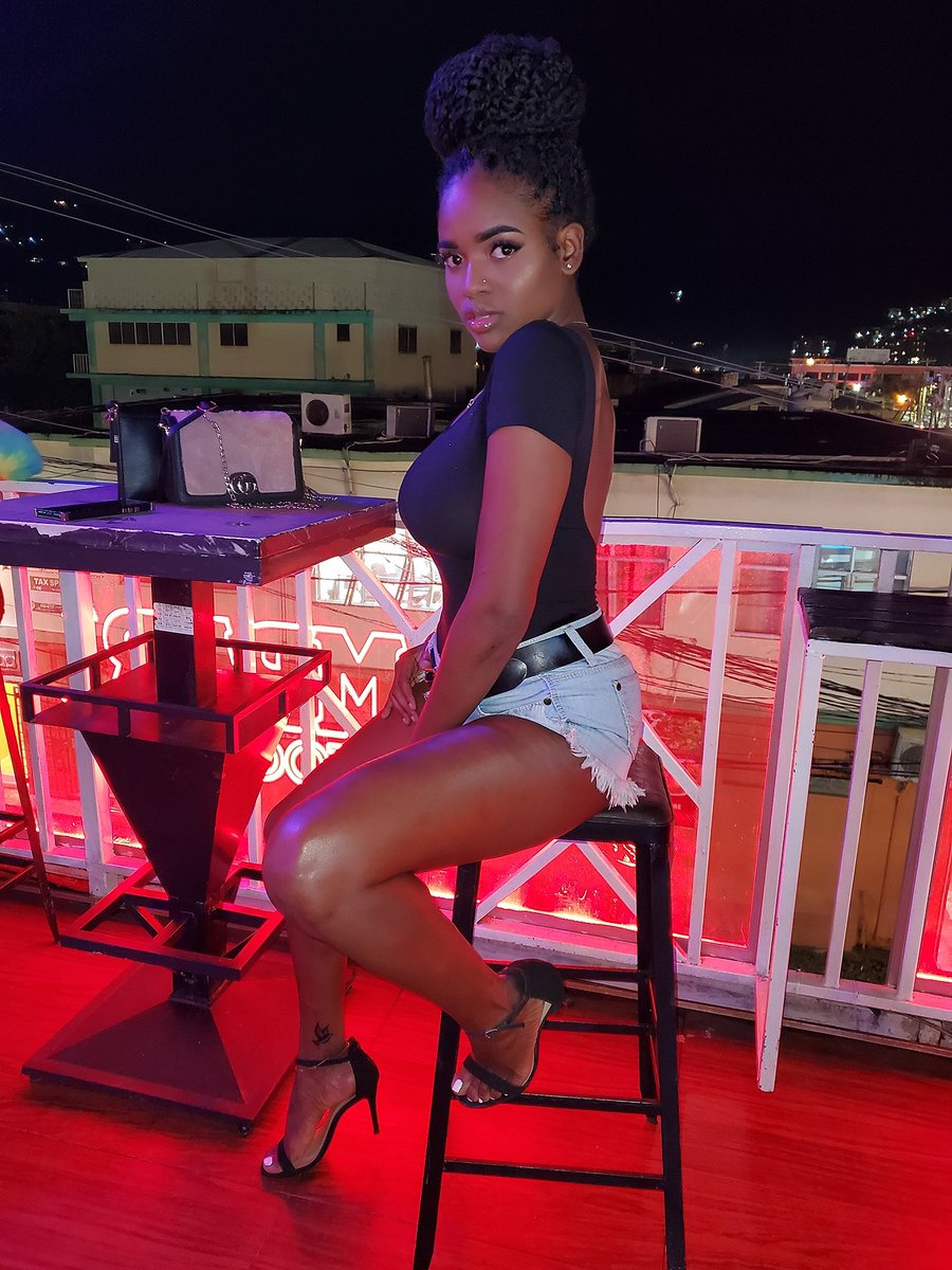 Mz_LadyNella's tweet photo. I'll never change you for anybody's else" #itsfridayyy 🖤😏 https://t.co/b9GM8rkH4x