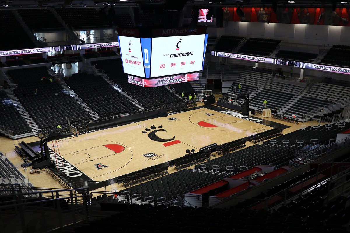 More than Blessed to receive an offer from the University of Cincinnati 🖤❤️#GoBearcats