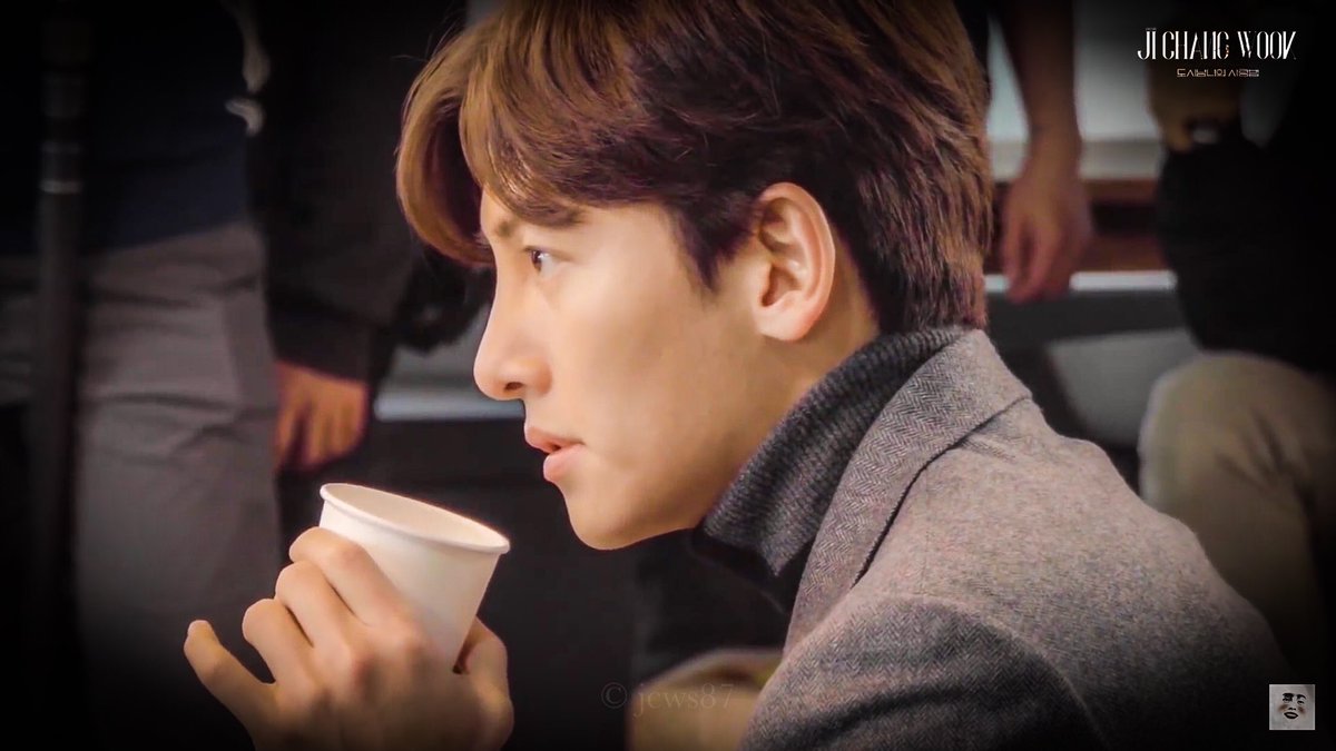 TGIF!😫

Are you a tea or coffee drinker like our beloved #Jichangwook ??❣️😊

Ahh that side profile though😩❣️that pic is PERFECTION! In every detail👌🏻

Good Morning from the other side of the world😊wishing you a great weekend❣️