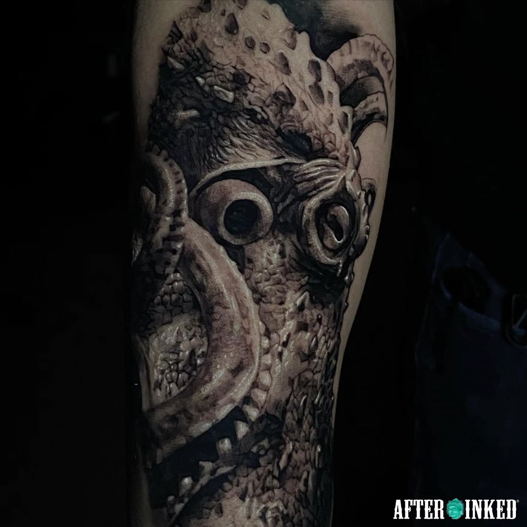 AfterInked's tweet photo. The #Octopus symbolizes mystery, intelligence, illusion, variability and intuition. It is a cunning and dangerous animal for other smaller beings. #Octopustattoo #afterinked #proudusers #formulatedforperfection #afterinkedeveryday #tattooaftercare #toriteratism #blackhoneytattoo https://t.co/zV7nR1zjRE