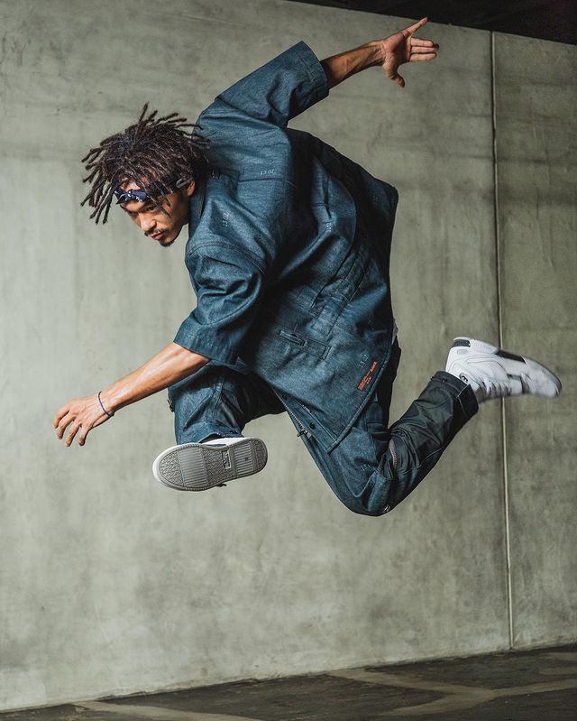GStarRaw_JAPAN's tweet photo. 【G-Star RAW x Snoop Dogg】
Snoopがキャンペーンで着ているRAW RESEARCH.を、
日本を代表するプロダブルダッチチーム「REGSTYLE」(@dd_reg) が着て、華麗にジャンプ。
表参道ヒルズ店となんばパークス店の2店舗のみでの限定販売中。
https://t.co/7wJGnWzAsK
#GStarxSnoopDogg
#RAWRESEARCH https://t.co/0OQobHbRUE