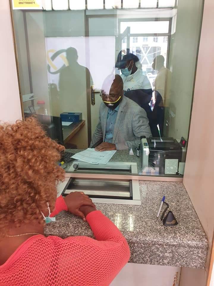 homelink_zim's tweet photo. At your service our MD Dr Matembo serving customers.
#CustomerServiceWeek2021 
#ThePowerofService https://t.co/WUgHR1xBah
