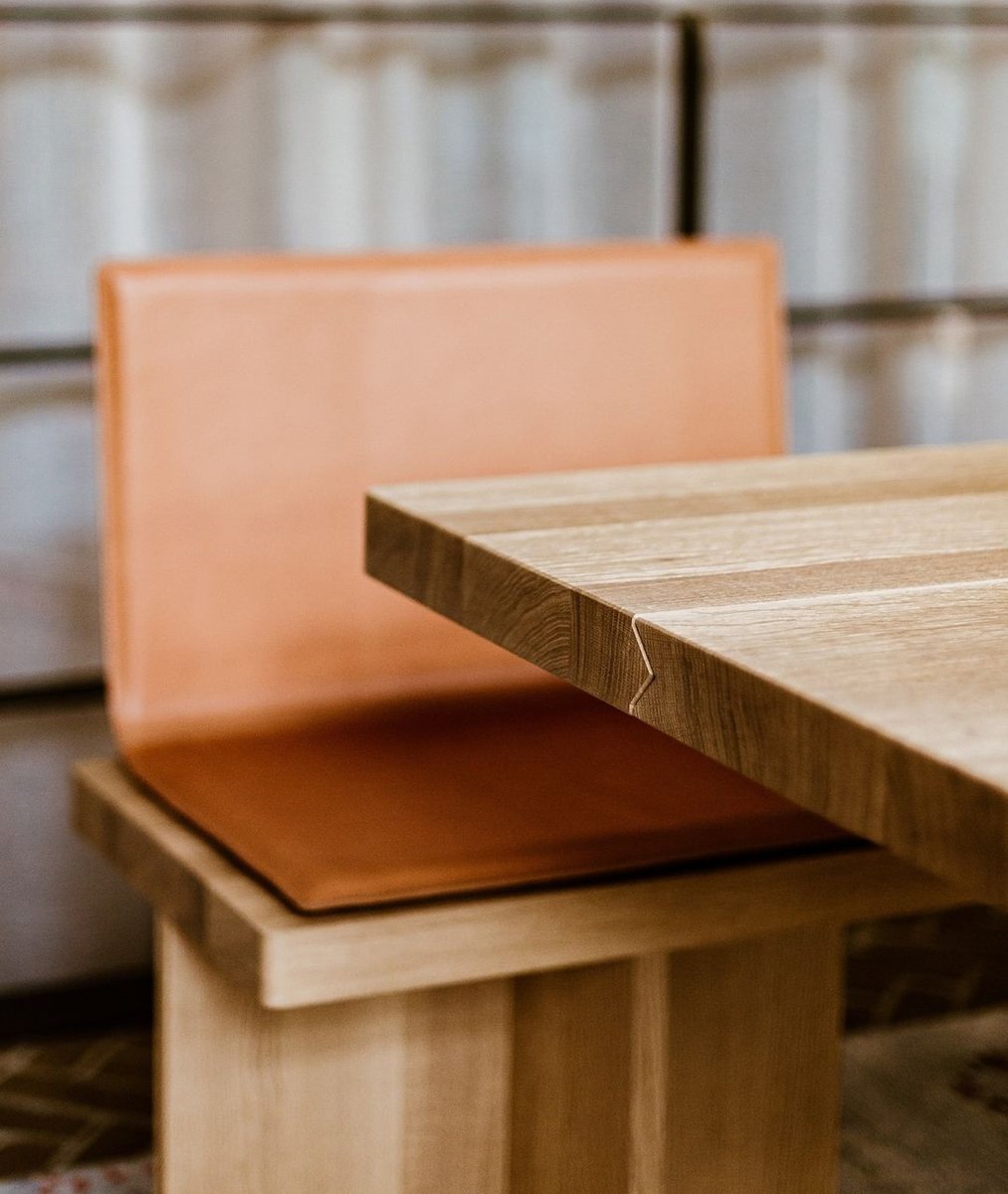 bulthaup_girona's tweet photo. Risas, conversaciones, comidas, caricias... Los momentos más preciados tienen lugar alrededor de una mesa. Disfrútalos. https://t.co/YBi7OM6jIS #bulthaup #bulthaupgirona #bSolitaire https://t.co/wwPJnsqQuO