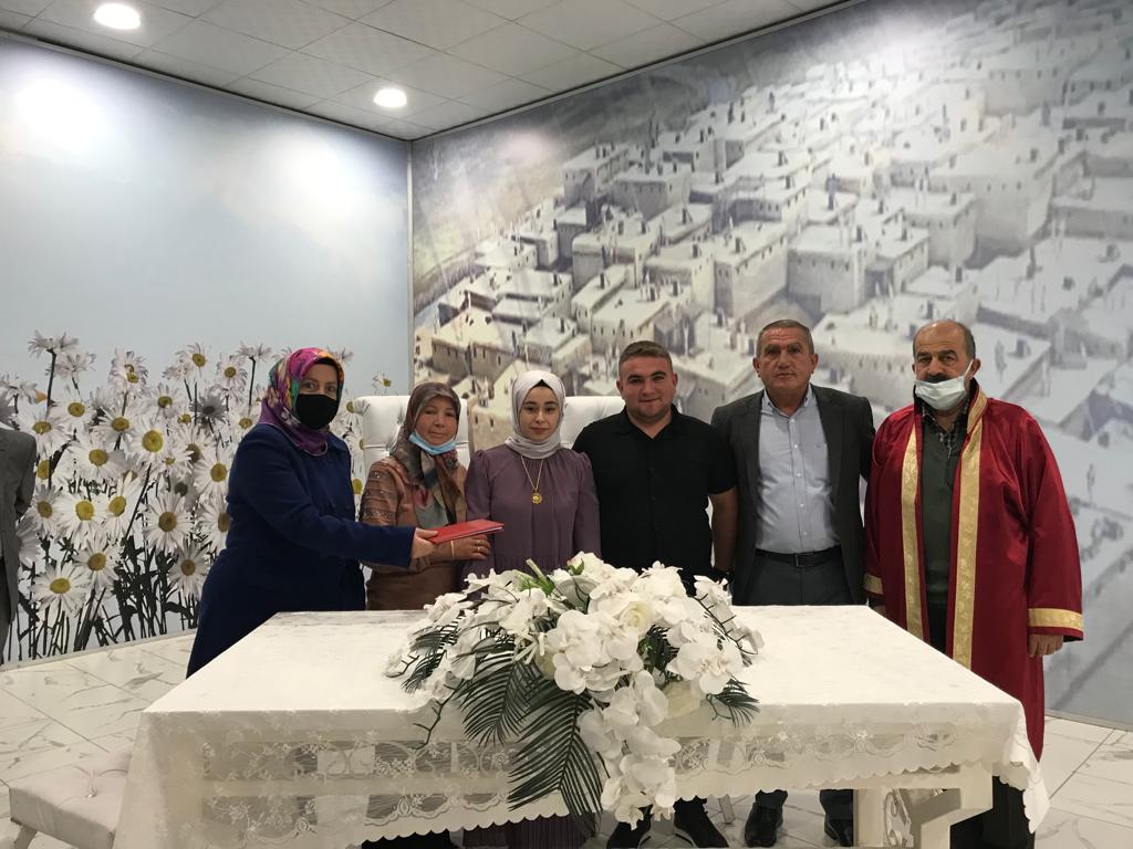 Çumra Nüfus Müdürlüğü (@cumranufus) on Twitter photo Personelimizin oğlunun nikah merasimine katıldık
<a href="/sefikaygol/">Şefik AYGÖL</a>
<a href="/konyailnufus/">Konya İl Nüfus ve Vatandaşlık Müdürlüğü</a>
<a href="/orhanarslan1963/">Orhan ARSLAN</a>
#HayatınızınHerAnında Personelimizin oğlunun nikah merasimine katıldık
<a href="/sefikaygol/">Şefik AYGÖL</a>
<a href="/konyailnufus/">Konya İl Nüfus ve Vatandaşlık Müdürlüğü</a>
<a href="/orhanarslan1963/">Orhan ARSLAN</a>
#HayatınızınHerAnında