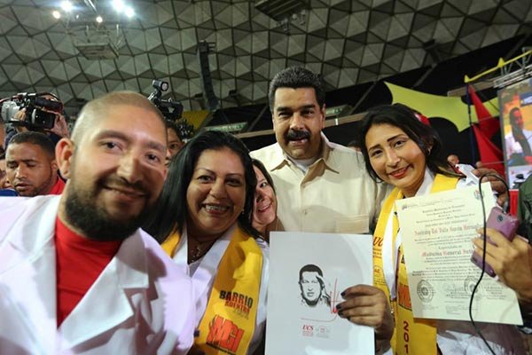 mippci_ven's tweet photo. #8Oct |🇻🇪📢 ¡ETIQUETA DEL DÍA! ▶️

#MédicoComunitarioIntegral

7mo Aniversario de la Universidad de las Ciencias de la Salud "Hugo Chávez Frías". https://t.co/nJLOiRqS5X