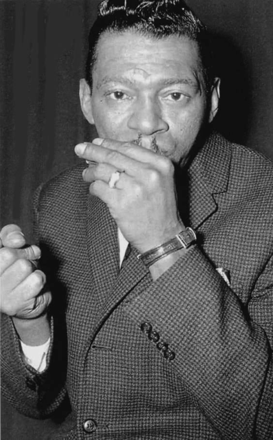 peterparcek's tweet photo. Heading into the weekend w/ music from
Little Walter Jacobs blues harmonica genius!
The Best Of Little Walter
https://t.co/qO7RzbSsuJ

https://t.co/BVFUGgOK8P

#Blues #harp #harmonica #muddywaters #juke #mybabe https://t.co/AQ8EzoCF89