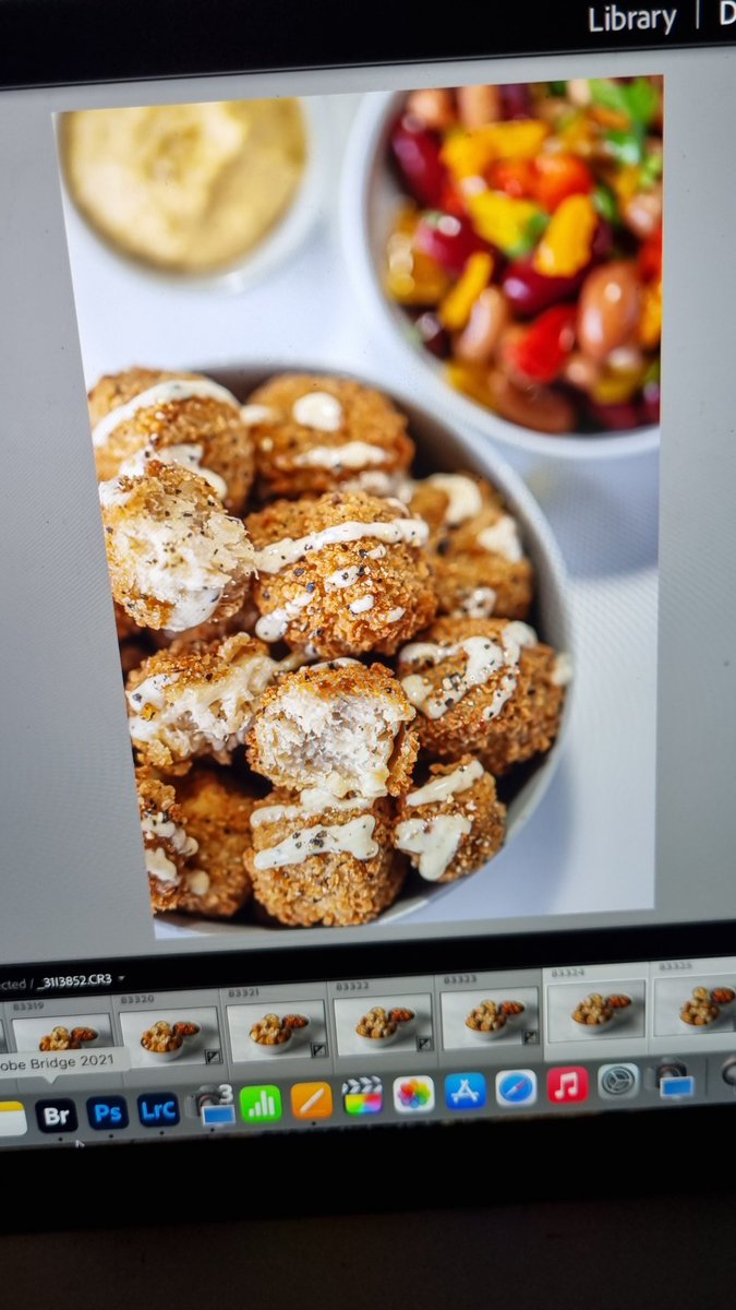 commercialphoto's tweet photo. Shooting with the guys from @plantitfoods today. Super product. #plantbasedfood #plantitfoods #veganfoodlovers #plantfoods #choosegooddogood #foodphotography #foodphotoshot #foodstylist https://t.co/q5zLAFbHvW