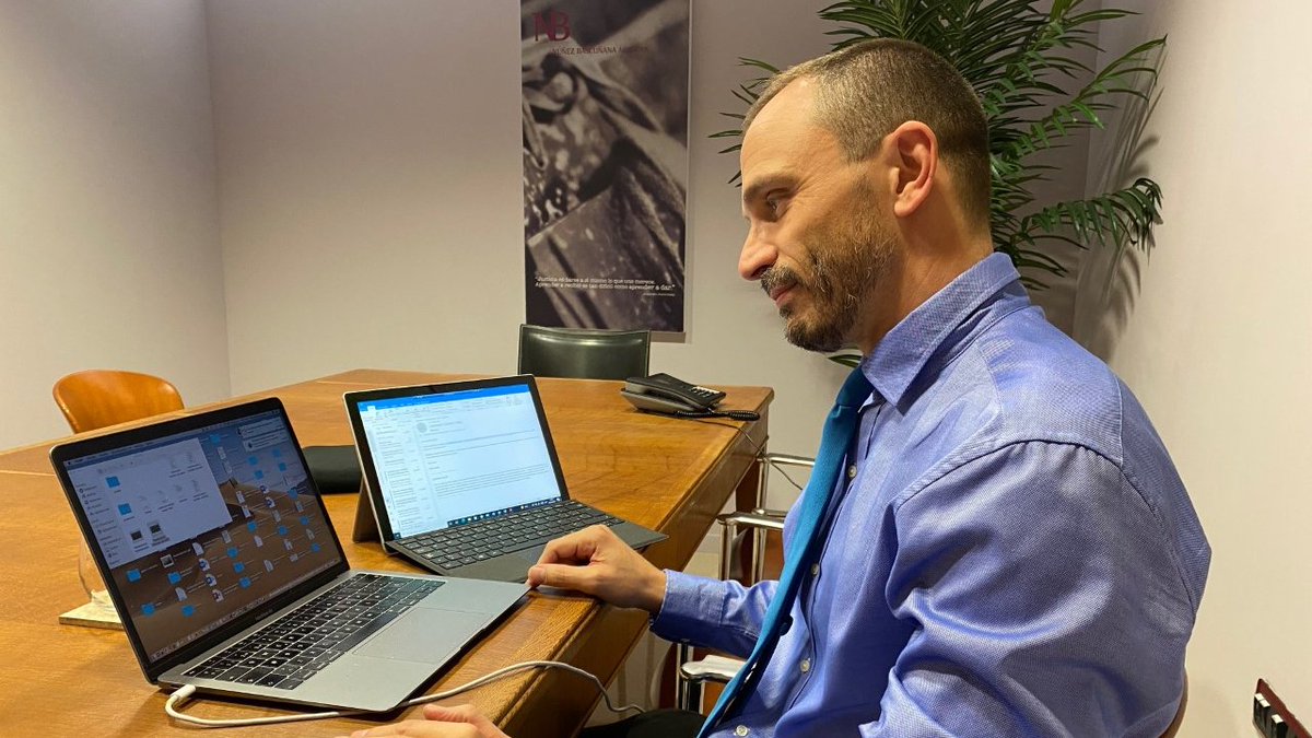 fiscal_es's tweet photo. Félix Martín, director de Formación de la #carrerafiscal, ha impartido el webinar "El fiscal ante un asunto de especial complejidad: enseñanzas del crimen de la Guardia Urbana". 
#FiscalíaGeneral

🔗https://t.co/uD46ip75dZ https://t.co/HdeuLP6lBy