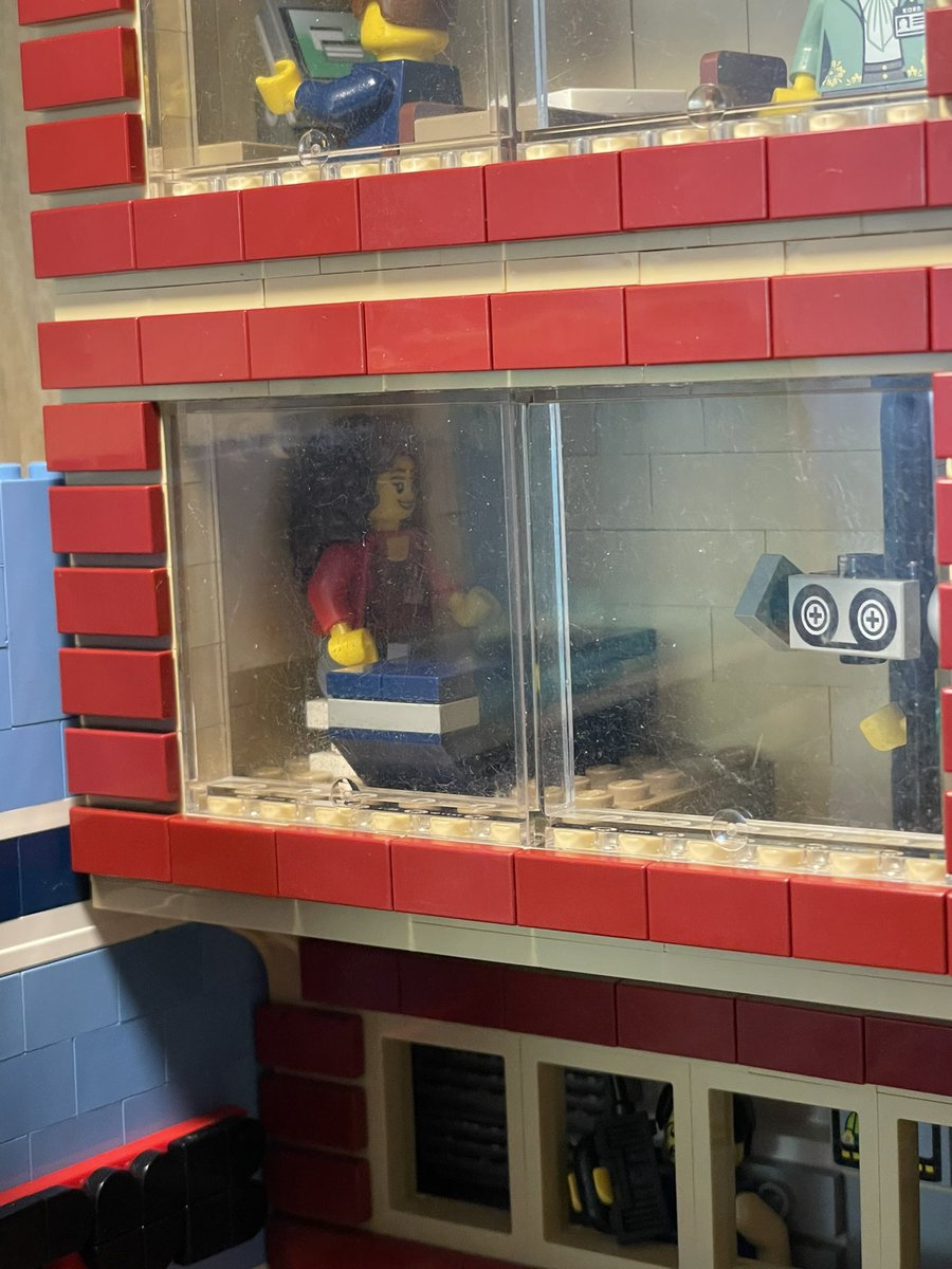 marcolego2's tweet image. #lego TV tower is starting to get populated with more and more details